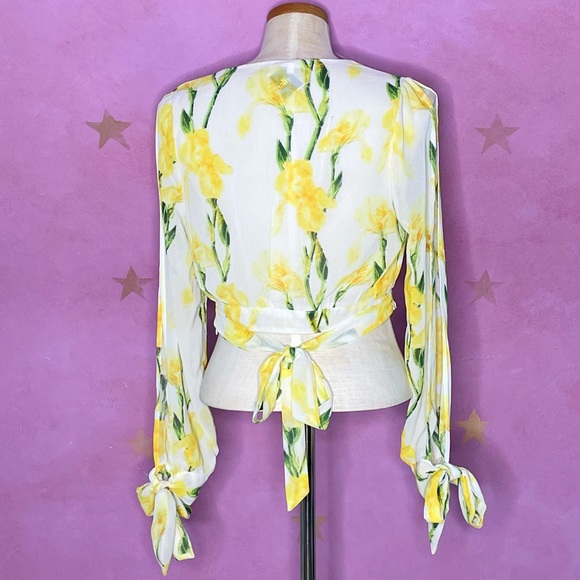White Closet White Yellow Floral Open Sleeve Crop Top Women’s Large New - Picture 2 of 10